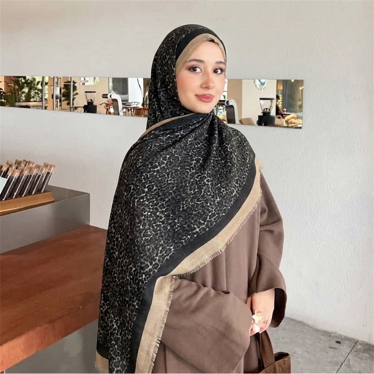 Vintage Hijab-Schal mit Leopar – Street Fashion Hijab Bewertung und Preis
