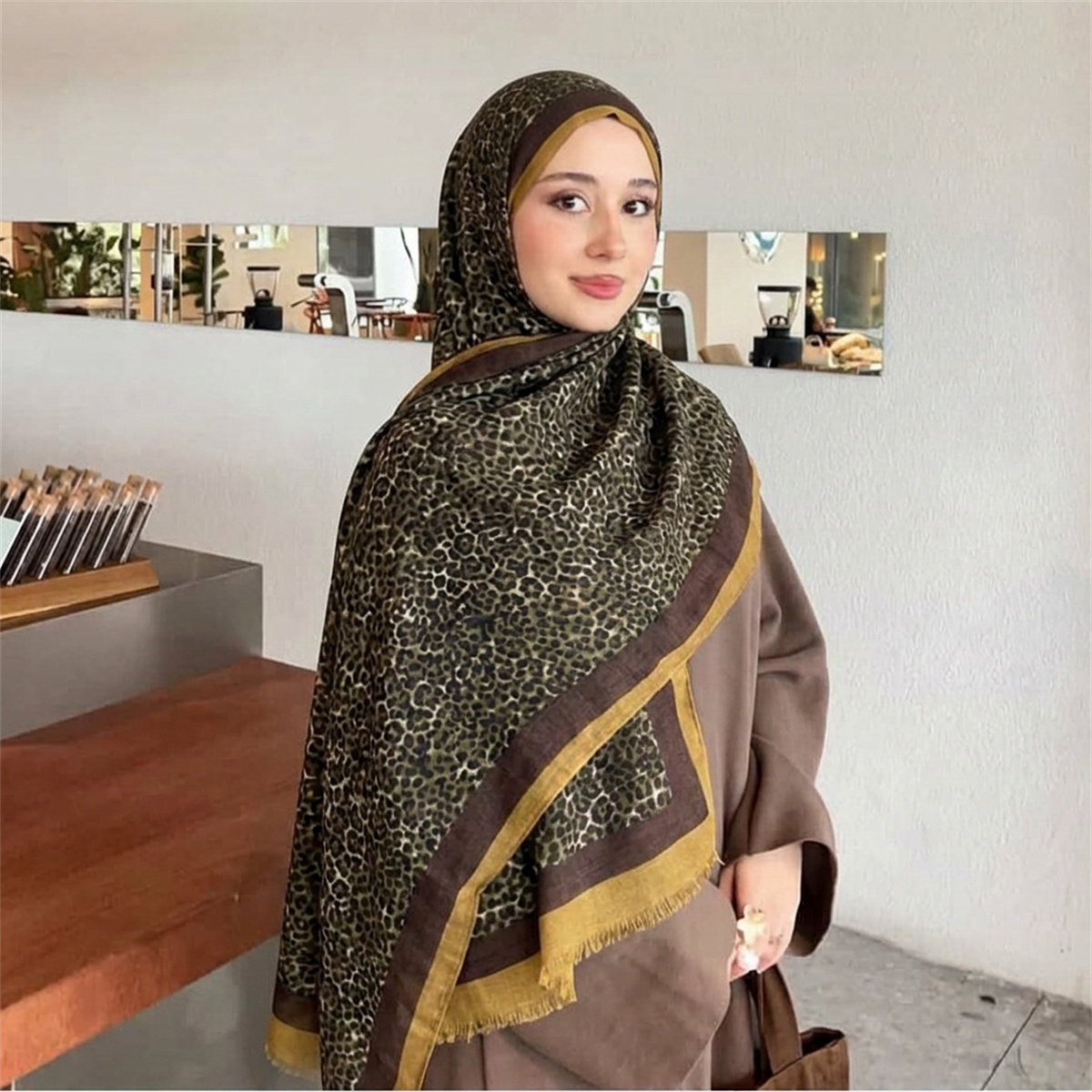 Vintage Hijab-Schal mit Leopar – Street Fashion Hijab Bewertung und Preis