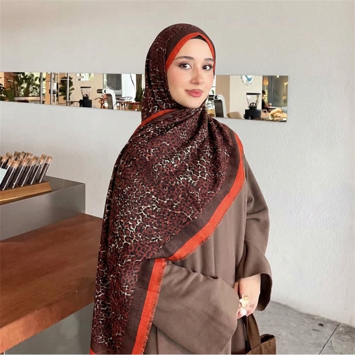 Vintage Hijab-Schal mit Leopar – Street Fashion Hijab Bewertung und Preis