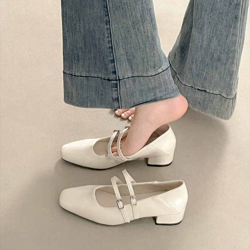Silberne Mary-Jane-Schuhe für  – Street Fashion Ladies Bewertung und Preis